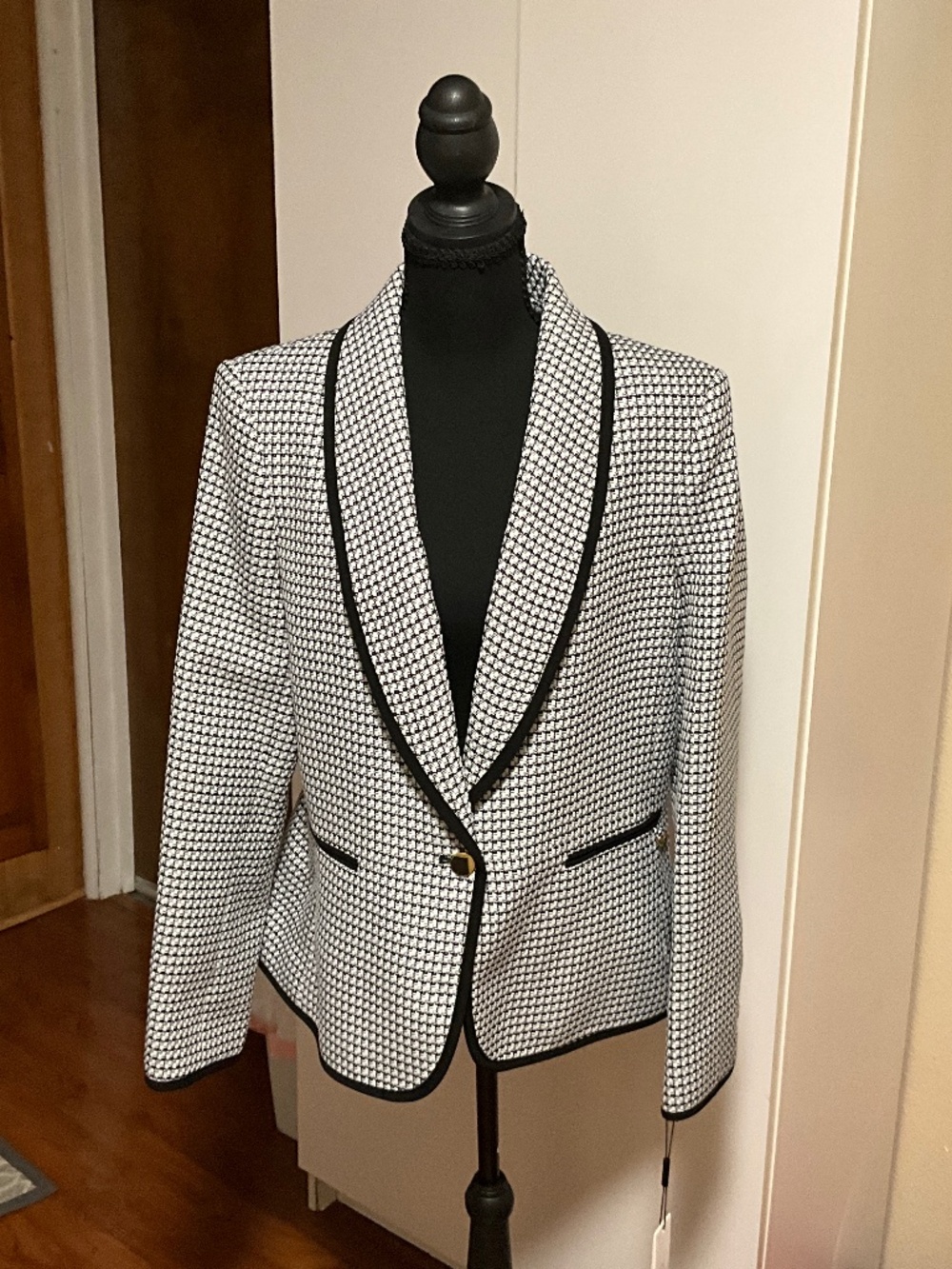 Designer -Calvin Klein, suit-jacket, Size 14